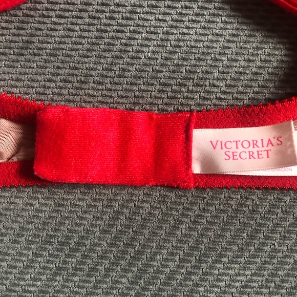 EUC! Sexy Lace push-up w/ rhinestones. - Picture 10 of 13